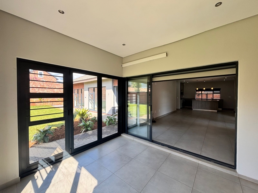 3 Bedroom Property for Sale in Van Der Hoff Park North West